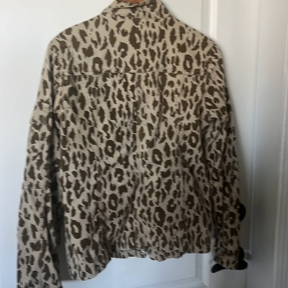 NWT Kensie tan and brown Tierra leopard print denim jacket, size medium - Picture 8 of 8